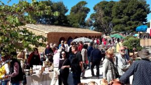 Меркат дель Риурау – Хесус Побре