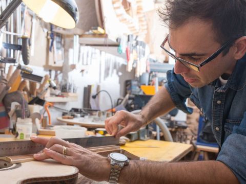 Wickerwork, guitars & traditional crafts in Gata de Gorgos